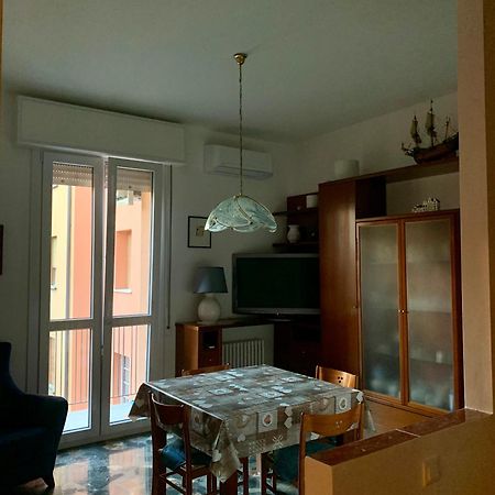 Comfortable Apartament 2 Bedroom Suitable 2-5 Pax Bologna Bagian luar foto