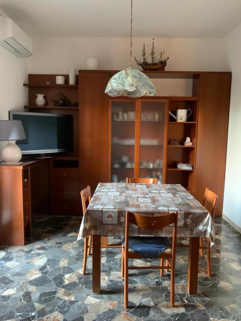 Comfortable Apartament 2 Bedroom Suitable 2-5 Pax Bologna Bagian luar foto
