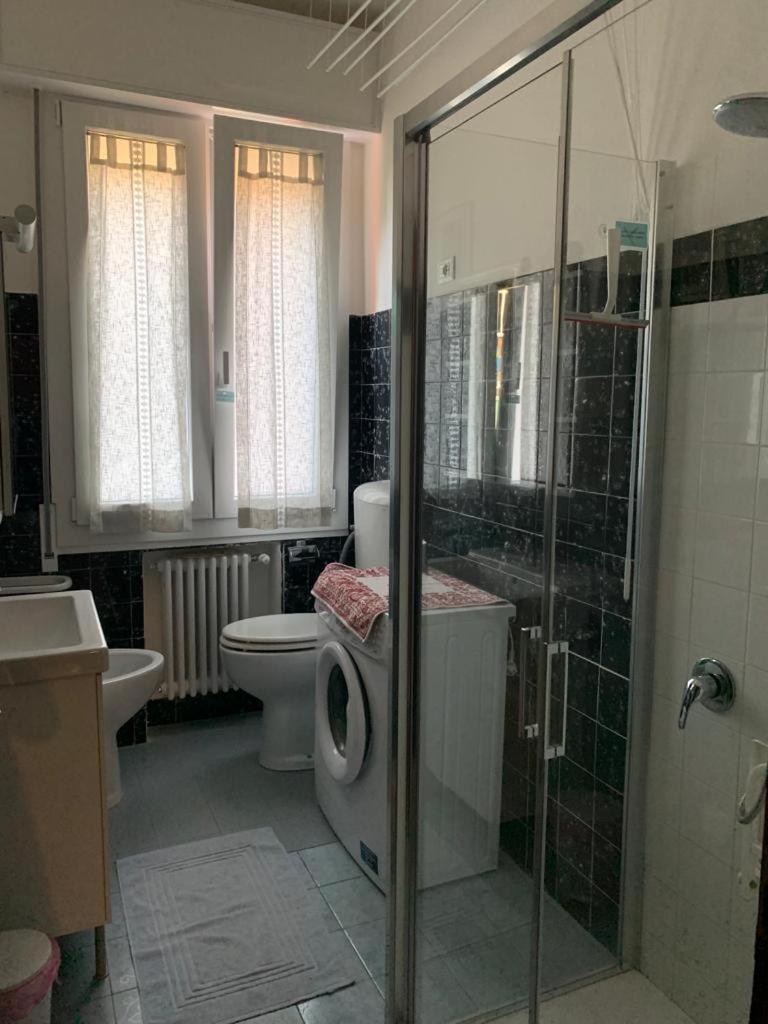 Comfortable Apartament 2 Bedroom Suitable 2-5 Pax Bologna Bagian luar foto